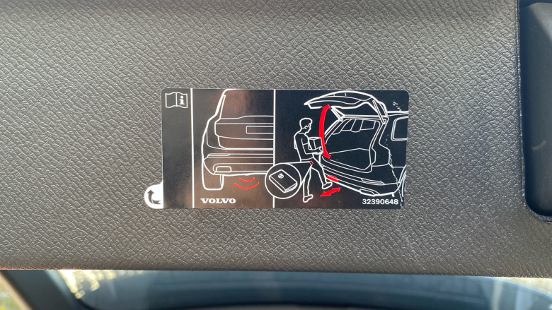 Volvo XC90 2.0 T8 PHEV Ultra Dark 5dr AWD Geartronic Estate